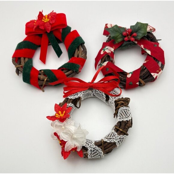 Christmas Wreath Magnets with Decorative Ribbons Lace & Florals Set of 3 - Picture 8 of 8